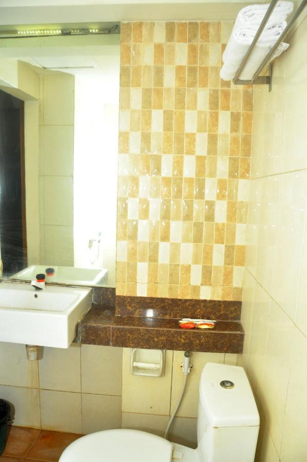 Ams Penthouse Hotel Jakarta Bagian luar foto
