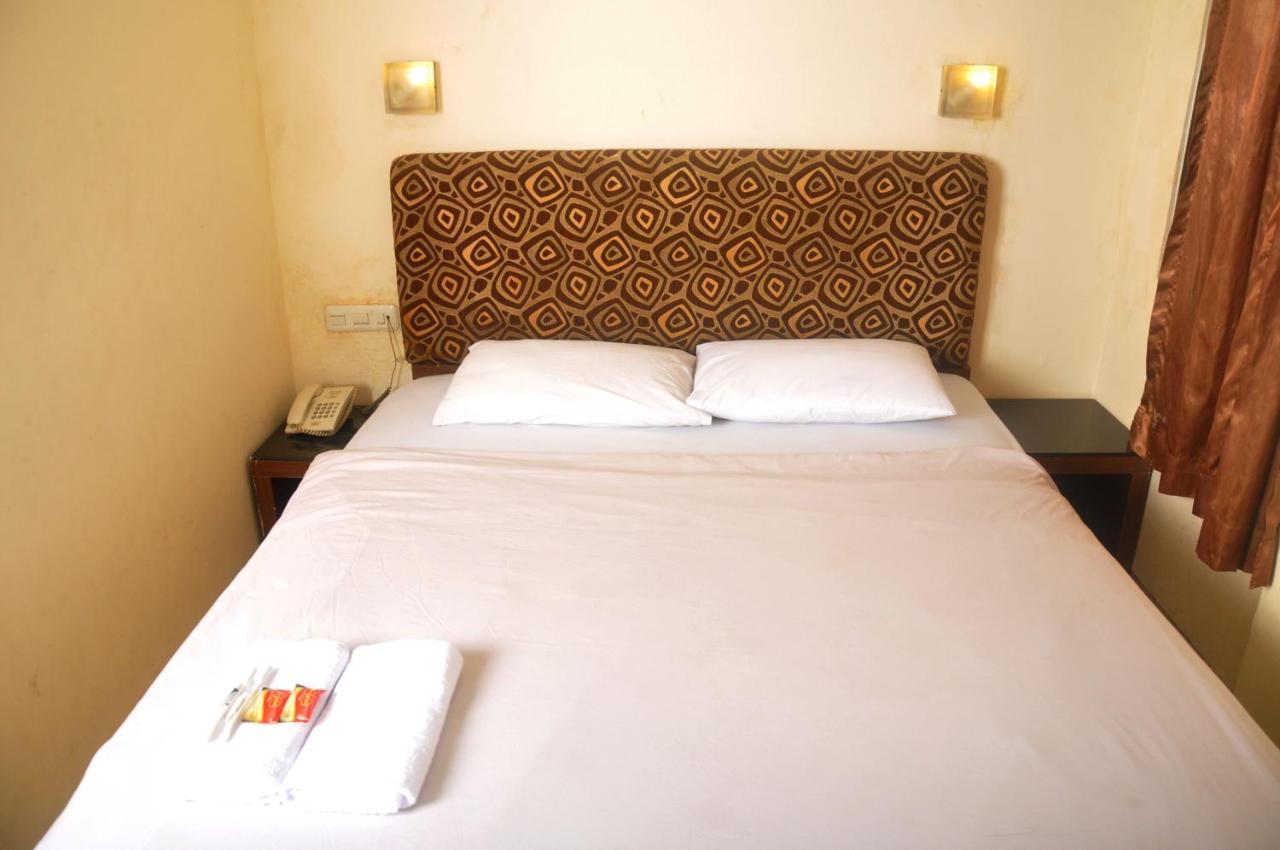 Ams Penthouse Hotel Jakarta Bagian luar foto