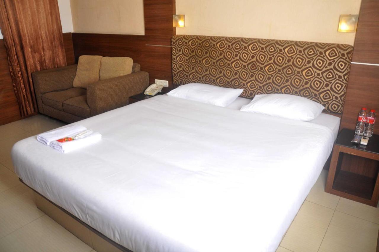 Ams Penthouse Hotel Jakarta Bagian luar foto